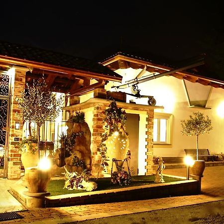 Wellness Suite Na' Canuna' Roddi Exterior foto